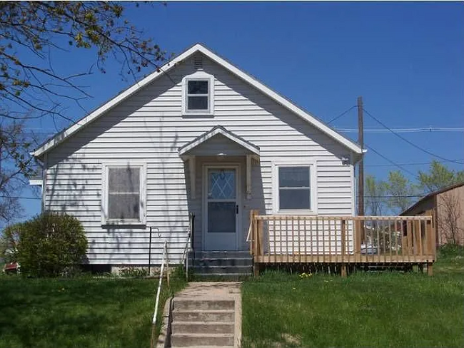 Primary Photo - 101 E 1st St