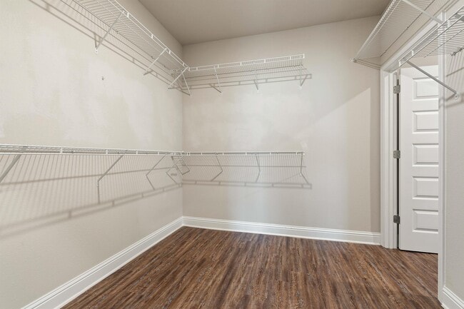 Building Photo - 9376 Swan Point Rd