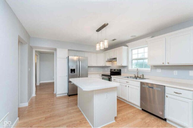 Building Photo - 851 Trotter Ct
