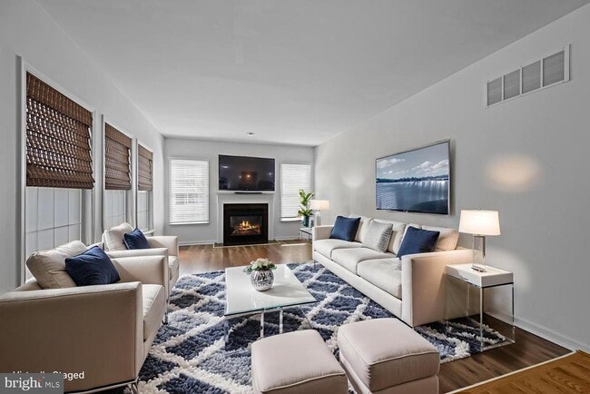 Building Photo - 4018 Tiber Falls Dr