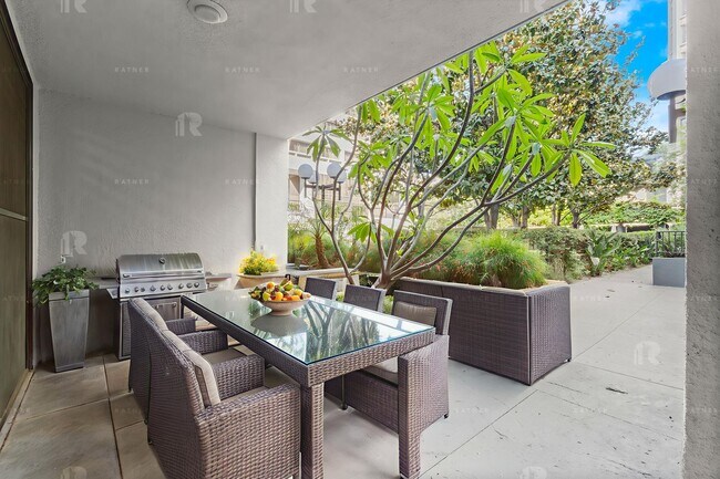 Building Photo - (Ellie:B) Promenade West – Unit #208