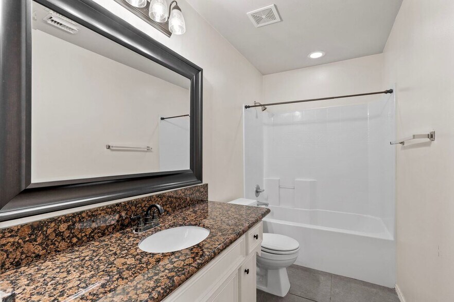 Building Photo - 1710 Redwing Cove Dr