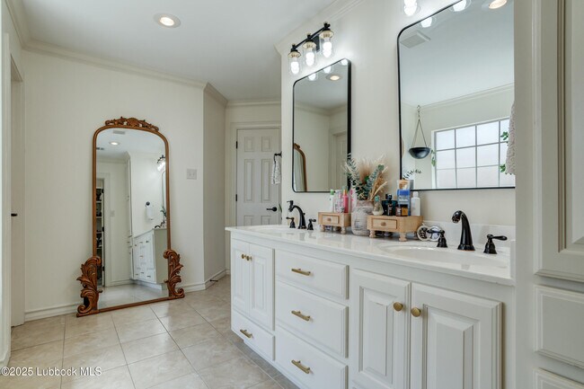 Building Photo - 5512 103rd St