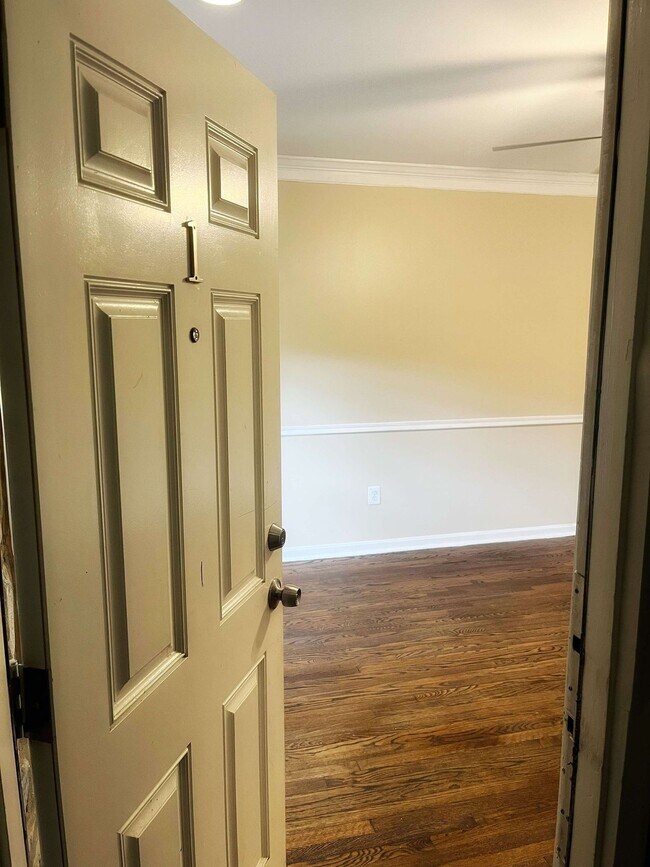 Building Photo - Move in Special! 2 Bed 1 Bath SE, DC