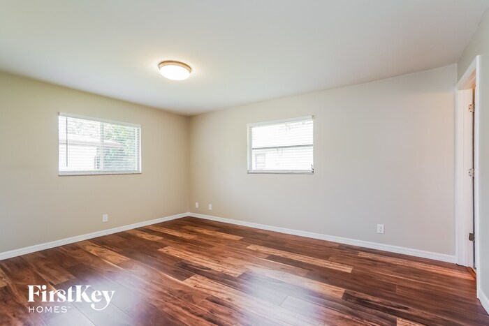 Building Photo - 17185 Phlox Dr