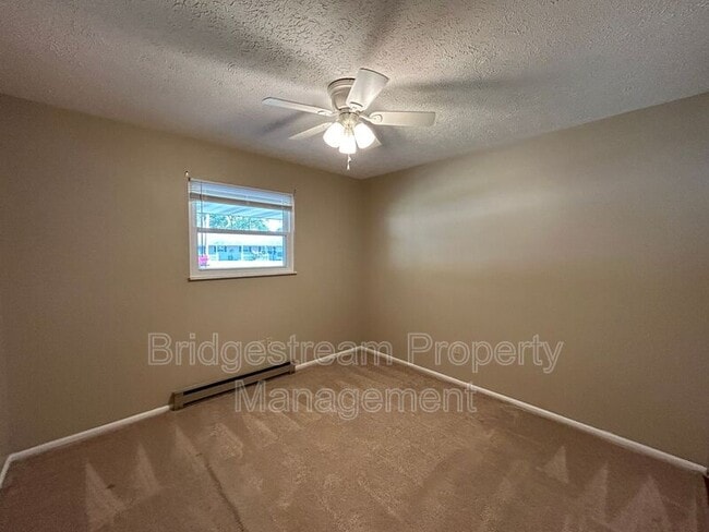 Building Photo - 65 Candlewood Ct