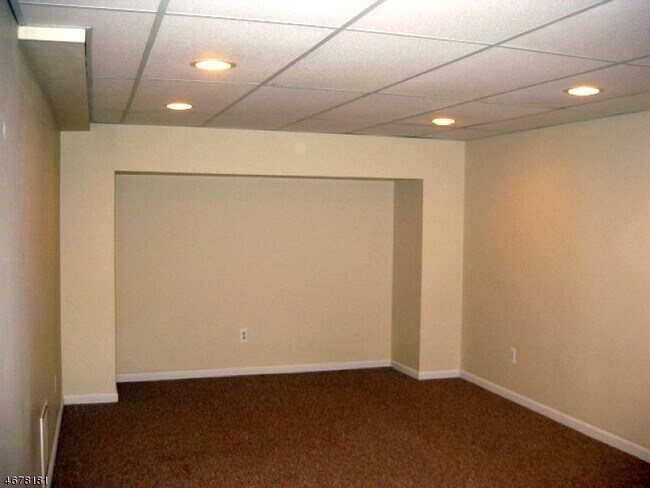 Building Photo - 25 Wexford Dr