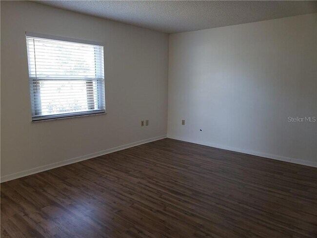 Building Photo - 1212 Fordham Dr