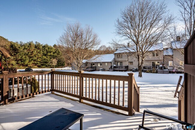 Building Photo - 449 S Main St