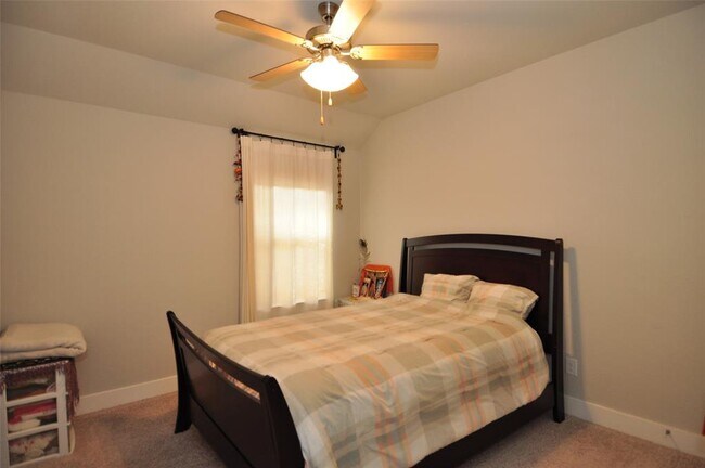 Building Photo - 120 Sail Wind Way