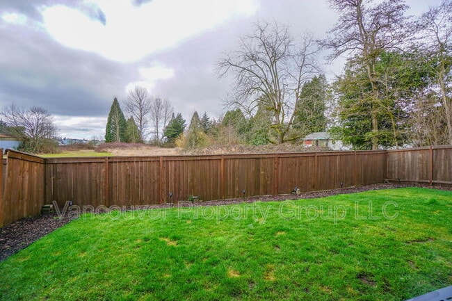 Building Photo - 11812 NE 137th Ave