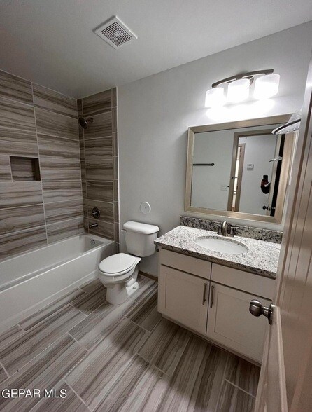 Building Photo - 617 Cedarwood Ave