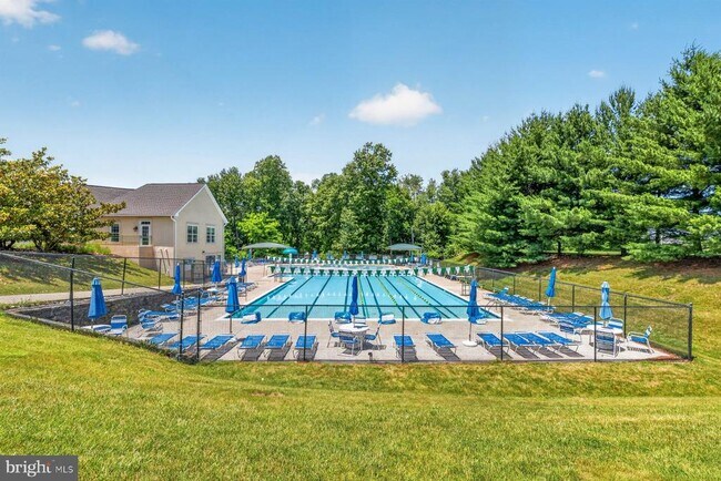 Building Photo - 2111 Ganton Green
