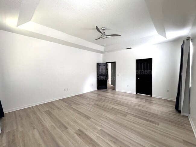 Building Photo - 11860 Thatcher Ave