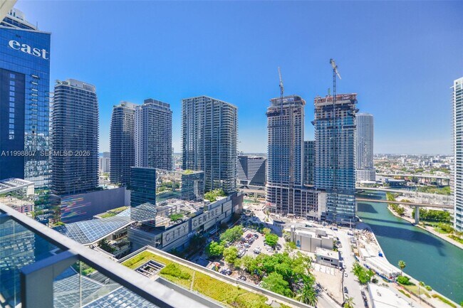 Building Photo - 68 SE 6th St