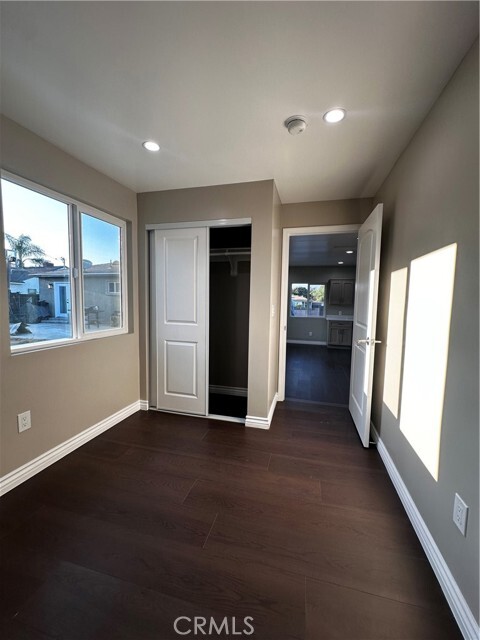 Building Photo - 1564 W Phillips Blvd