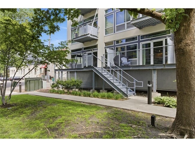 Building Photo - 710 N 4th St