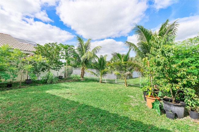 Building Photo - 3527 Chesapeake Cir