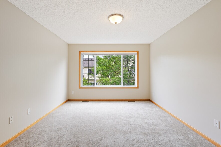 Building Photo - 13840 54th Ave N