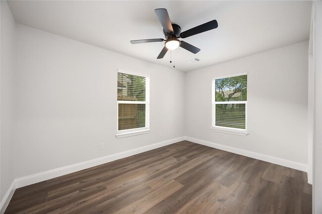 Building Photo - 3806 Zephyr St