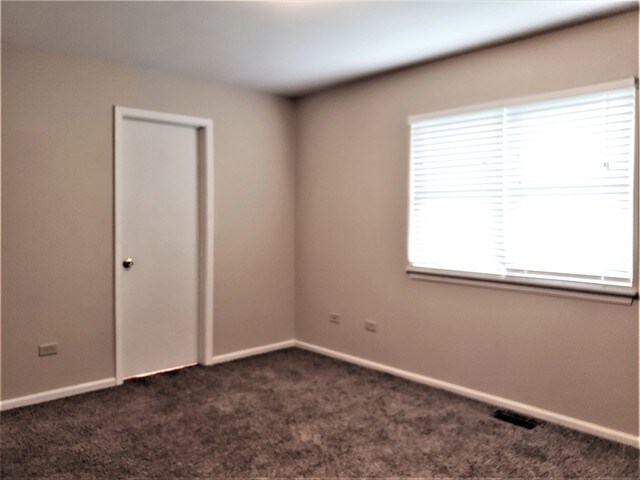 Building Photo - 3818 Hennepin Dr