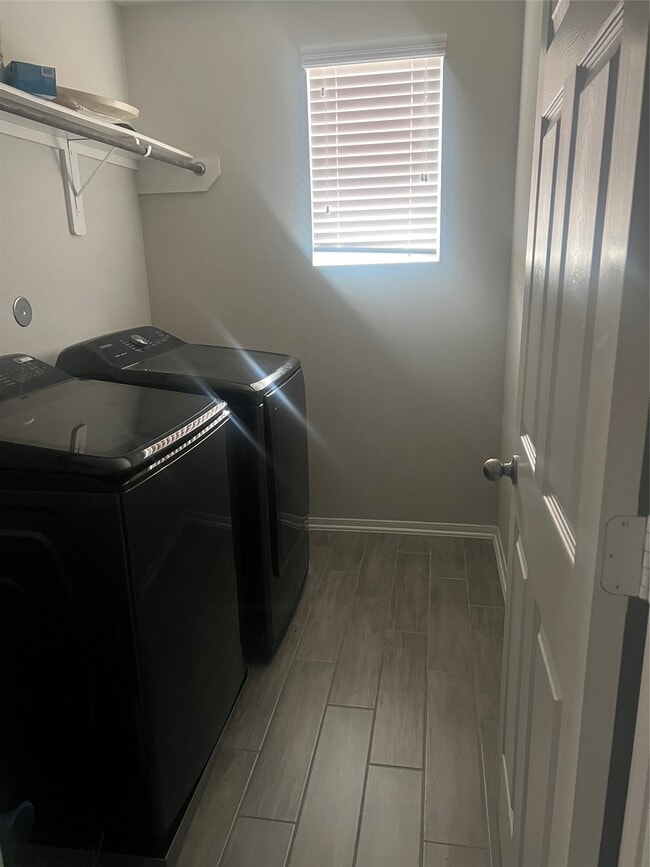 Building Photo - 12662 Barclay Ter Dr