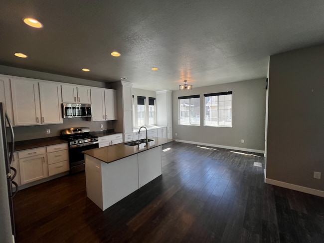 Primary Photo - Spacious 3-Bedroom Home in Prime Lehi Loca...