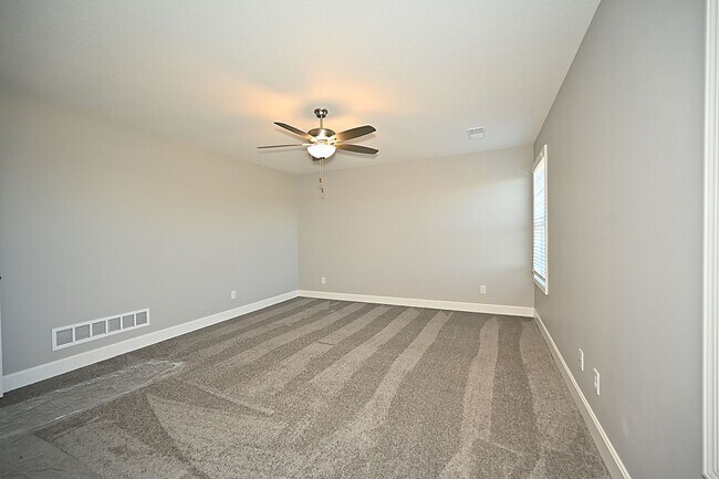 Building Photo - Nice 3 Bedroom, 2.5 bath with 2 car garage...