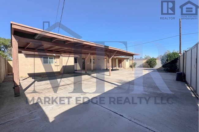 Building Photo - 5Bed/5Bath House at University Dr/Priest Dr! Move-In Ready on 05/07/2026! - 4 CAR CARPORT! NO HOA!