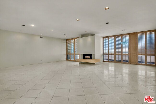 Building Photo - 1333 S Beverly Glen Blvd