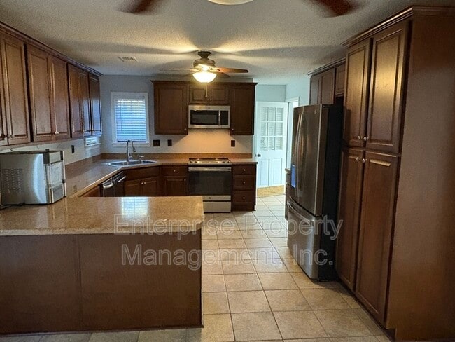 Building Photo - 535 Fox Run Ln