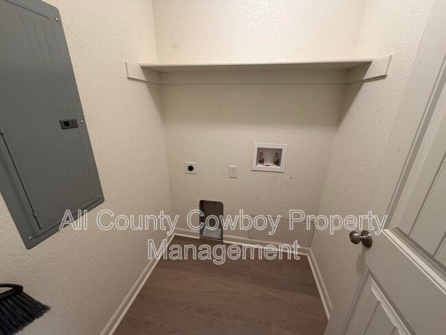 Building Photo - 6962 Wild Bill Ct