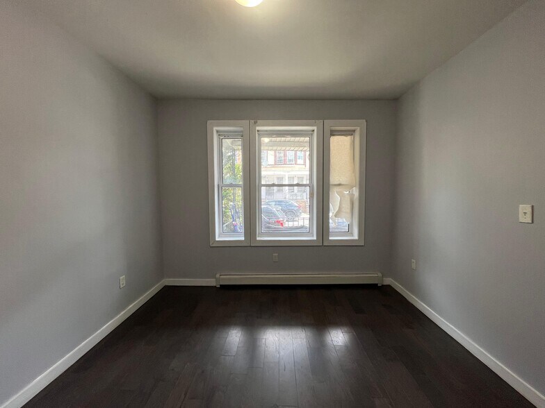 Building Photo - 29 Bartholdi Ave