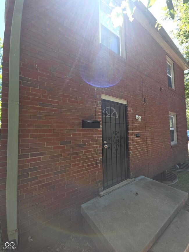 Building Photo - 2221 E 38th St