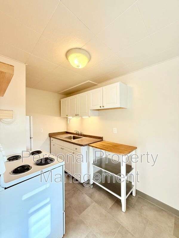 Building Photo - 1337 Z St