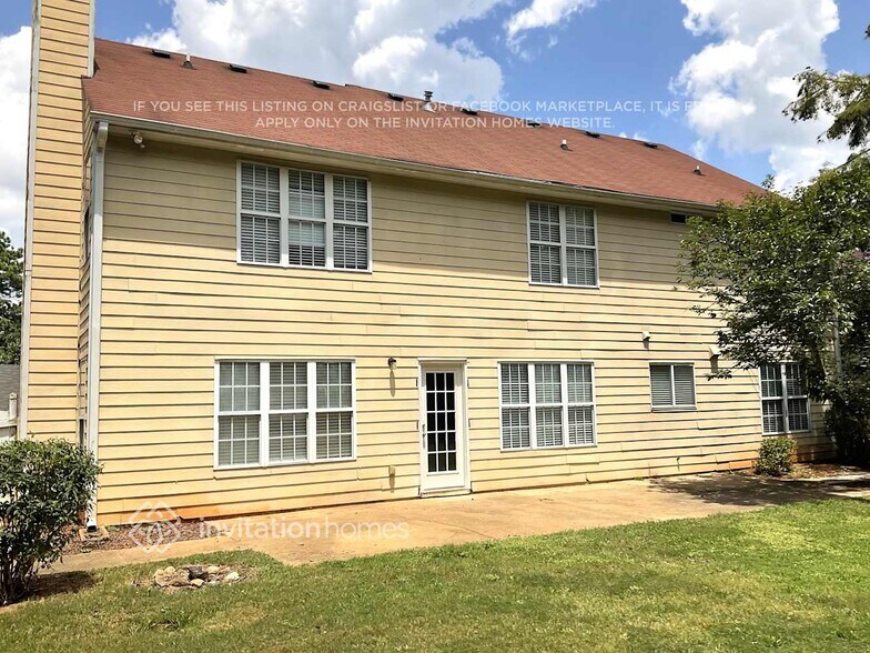 Building Photo - 1418 Fall River Dr