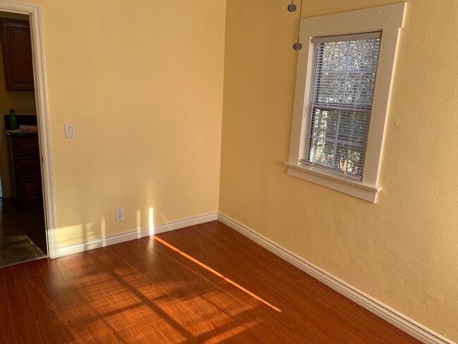 bedroom - 553 Lincoln Ave