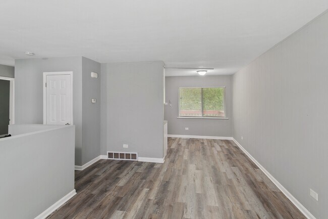 Building Photo - 22015 E Churchill Dr
