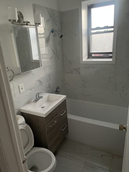 Building Photo - 433 Lincoln Ave