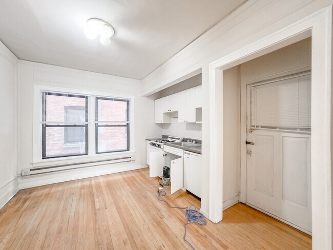 Building Photo - 1031 Dempster St