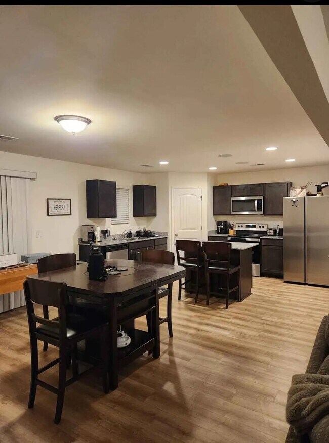 Building Photo - 422 Seaborn Cir