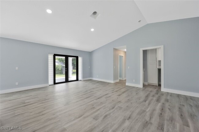 Building Photo - 380 4th St NE