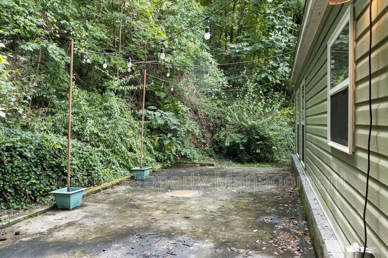 Building Photo - 3780 Granada Dr