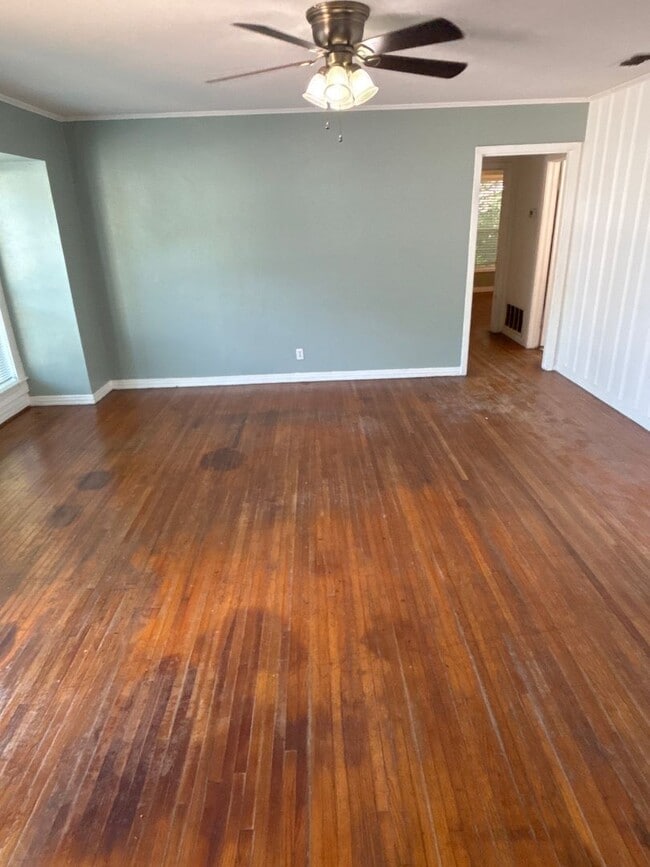 Building Photo - Cute 2/2/1 in the heart of Pollard Park area!