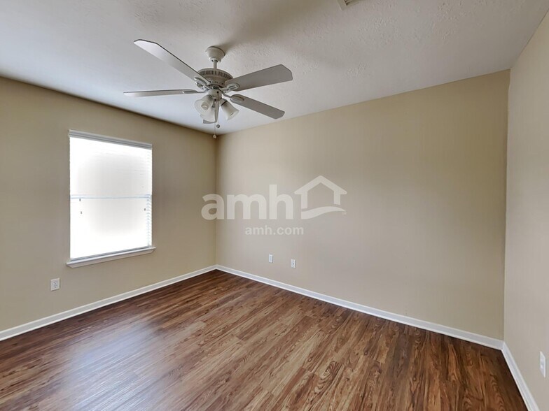 Building Photo - 15834 Little Miss Creek Dr