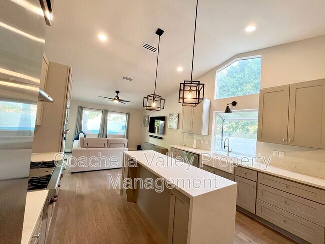 Building Photo - 39866 Newcastle Dr