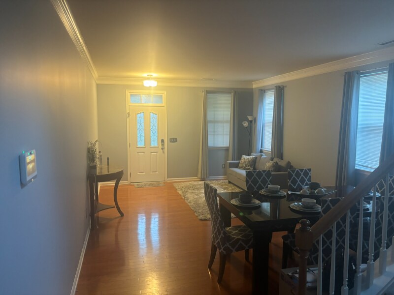 Building Photo - 120 Milpass Dr