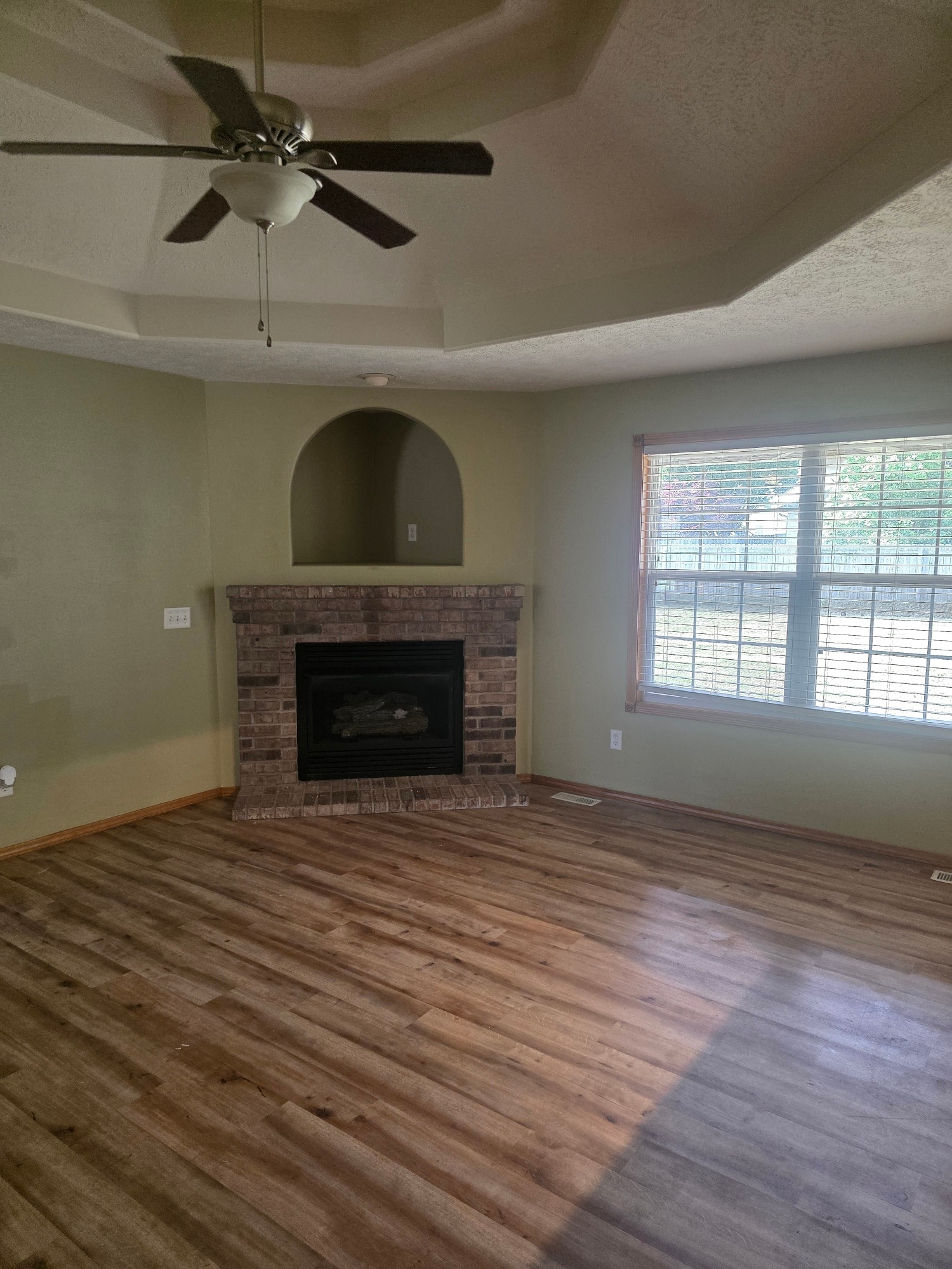 Living Room - 4798 W Kingsbury St