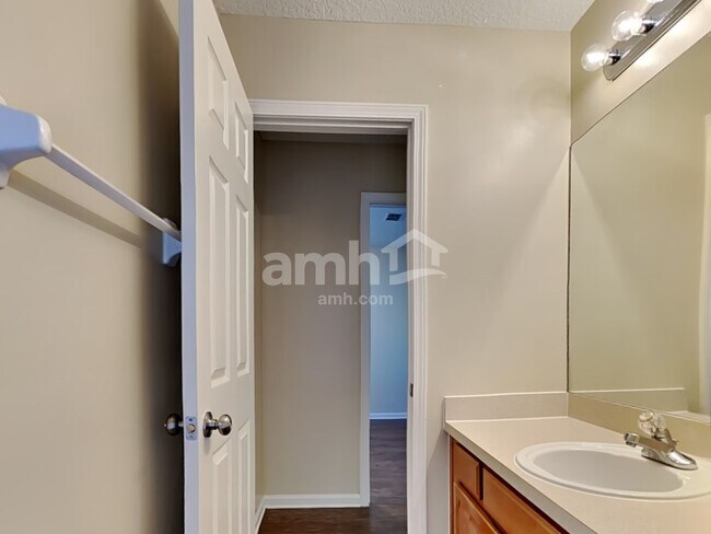 Building Photo - 392 Brierstone Ct