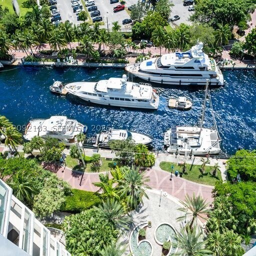 Building Photo - 333 Las Olas Way